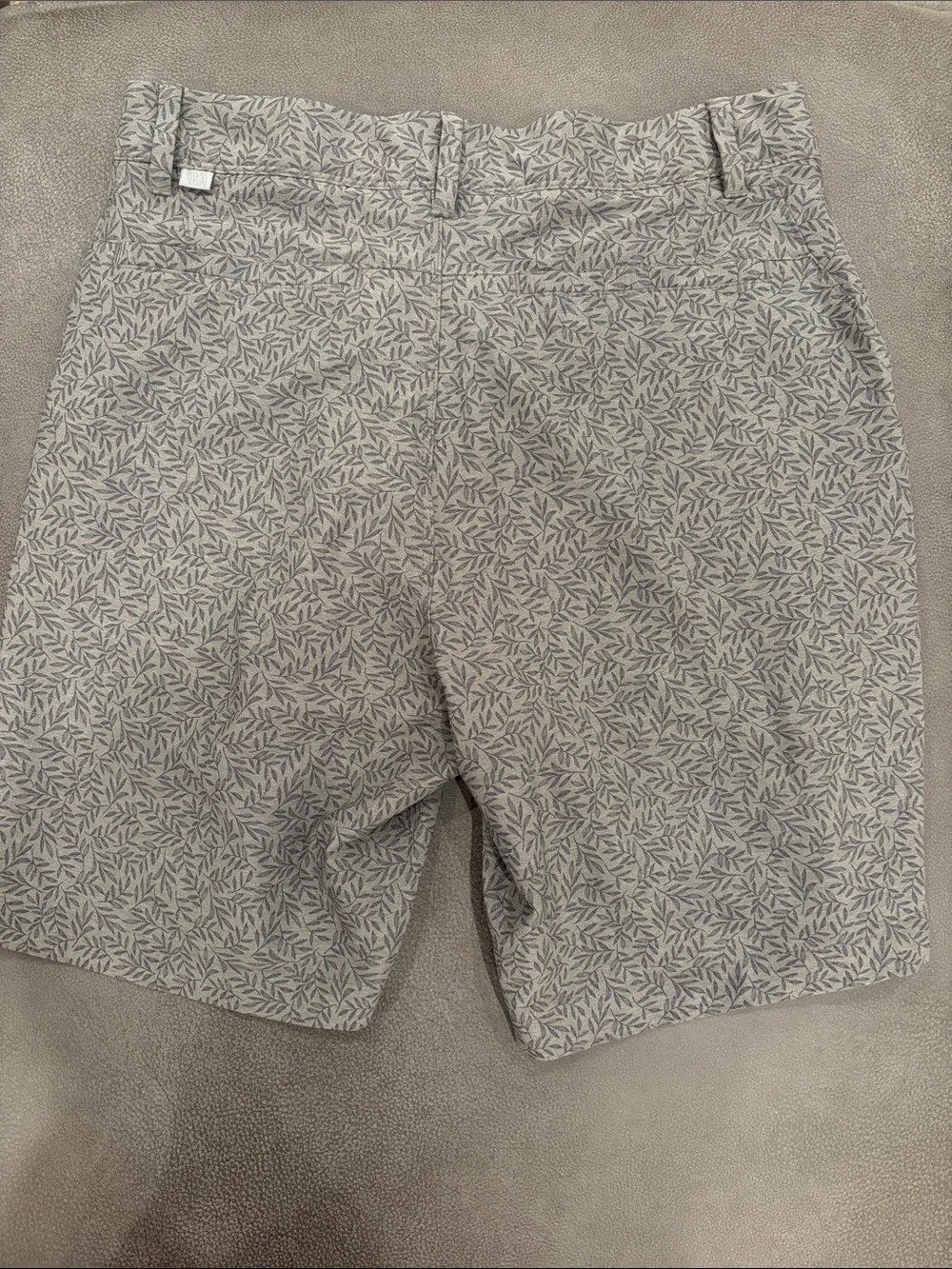 Men's Gray Leaf-Print Flat Front Shorts